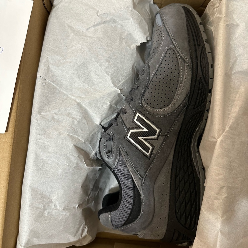 New Balance 2002R